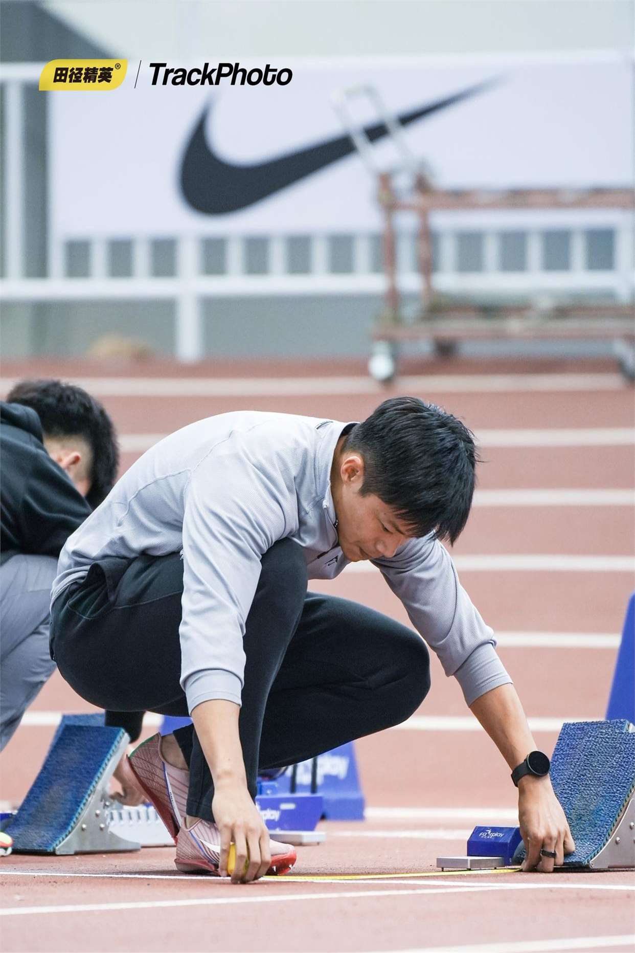 冲刺阶段体能课后，上海久事迎来里程碑备战CBA季后赛，赛场秩序良好，训练强度明显提升的简单介绍