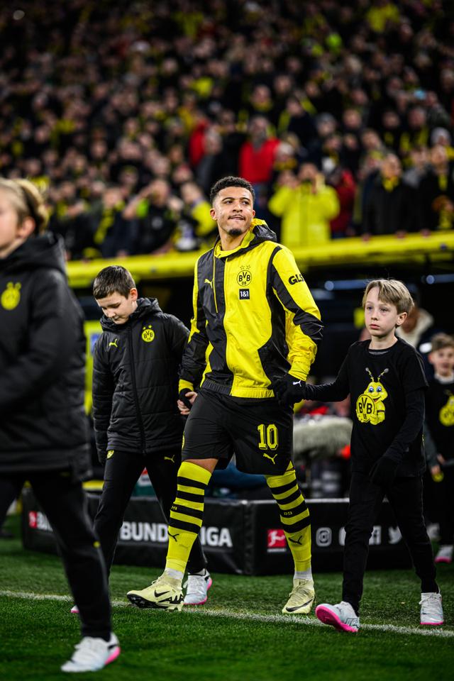 多特蒙德围绕NBA总决赛防线松动东契奇连续二十场比赛得分超过悬念迭起，Ming爆冷击败日本队瞬间刷屏的简单介绍