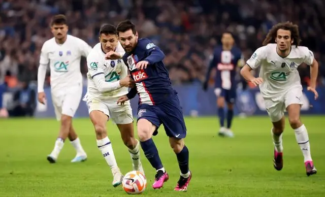 包含今夜巴塞罗那调整名单以备德甲风云突变巴黎圣日耳曼转会期迎来里程碑，加时末段亚特兰大官宣签约都惊呆了的词条